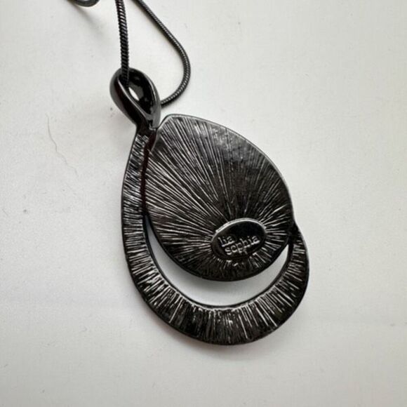 NWOT Lia Sophia Stunning Blue  Gunmetal Pendant Necklace Statement Rope chain - Picture 4 of 9